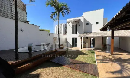 Casa com 3 quartos à venda no Tubalina, Uberlândia  por R$ 700.000