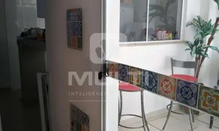 Casa em condomínio fechado com 3 quartos à venda no martins, uberlândia  por r$ 440.000
