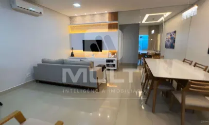Casa com 3 quartos à venda no Santa Mônica, Uberlândia  por R$ 950.000