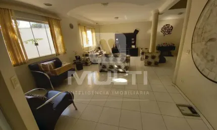 Casa com 5 quartos à venda no Vigilato Pereira, Uberlândia  por R$ 2.500.000