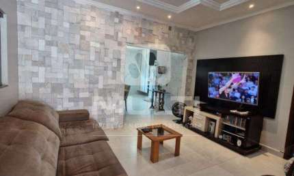 Casa com 3 quartos à venda no Santa Mônica, Uberlândia  por R$ 950.000