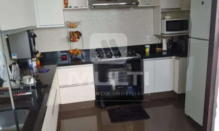 Apartamento com 3 quartos à venda no Centro, Uberlândia  por R$ 730.000