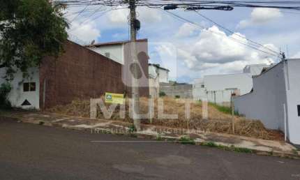 Terreno à venda no Vigilato Pereira, Uberlândia  por R$ 270.000