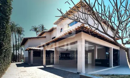 Casa com 5 quartos à venda na Cidade Jardim, Uberlândia  por R$ 3.800.000