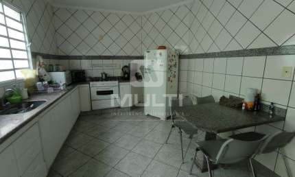 Casa com 4 quartos à venda na Cidade Jardim, Uberlândia  por R$ 1.000.000