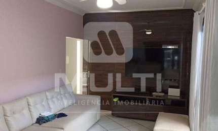 Casa com 3 quartos à venda no Custódio Pereira, Uberlândia  por R$ 600.000