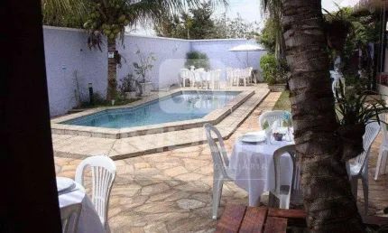 Casa com 4 quartos à venda no Umuarama, Uberlândia 
