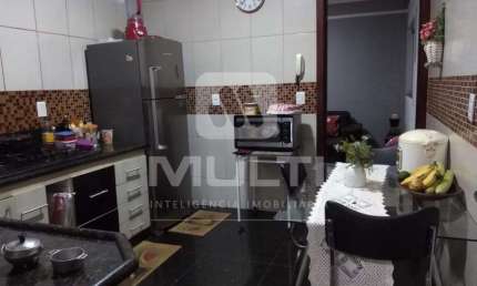 Casa com 3 quartos à venda no Alto Umuarama, Uberlândia  por R$ 675.000