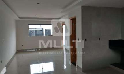 Casa com 3 quartos à venda no Alto Umuarama, Uberlândia  por R$ 600.000