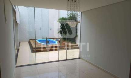 Casa com 3 quartos à venda no Alto Umuarama, Uberlândia  por R$ 900.000