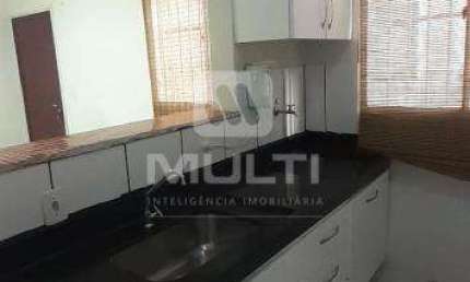 Apartamento com 2 quartos para alugar em Gávea Sul, Uberlândia  por R$ 1.250