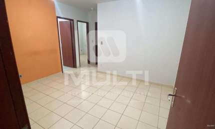 Apartamento com 2 quartos para alugar no Cazeca, Uberlândia  por R$ 1.500