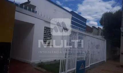 Casa comercial para alugar na Nossa Senhora Aparecida, Uberlândia  por R$ 2.800