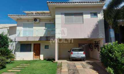 Casa em condomínio fechado com 4 quartos à venda no Aclimação, Uberlândia  por R$ 1.750.000