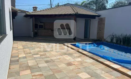 Casa com 4 quartos à venda no Alto Umuarama, Uberlândia  por R$ 1.280.000