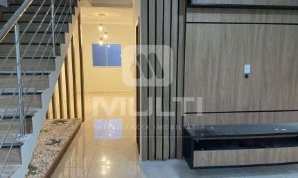 Casa com 3 quartos à venda no Grand Ville, Uberlândia  por R$ 580.000