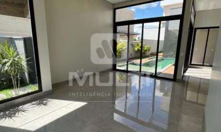 Casa em condomínio fechado com 3 quartos à venda no Alphaville, Uberlândia  por R$ 1.990.000