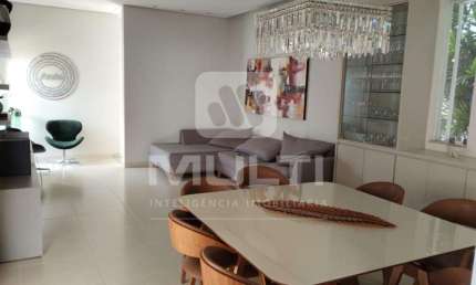 Casa em condomínio fechado com 3 quartos à venda no Aclimação, Uberlândia  por R$ 1.690.000