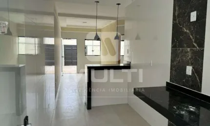 Casa com 2 quartos à venda no jardim célia, uberlândia  por r$ 235.000