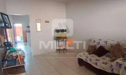 Casa com 3 quartos à venda no Shopping Park, Uberlândia  por R$ 280.000