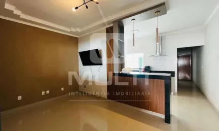 Casa com 2 quartos à venda no Jardim Europa, Uberlândia  por R$ 367.000