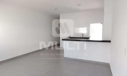 Casa com 2 quartos à venda no Jardim Brasília, Uberlândia  por R$ 295.000