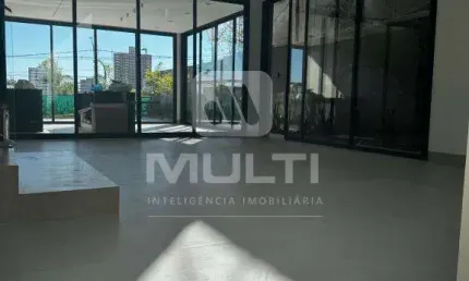 Casa em condomínio fechado com 3 quartos à venda no Gávea, Uberlândia  por R$ 3.450.000