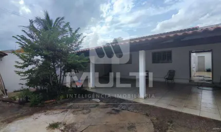 Casa com 3 quartos à venda no jardim das palmeiras, uberlândia  por r$ 520.000