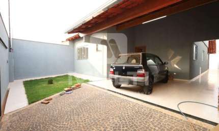 Casa com 3 quartos à venda no Santa Rosa, Uberlândia  por R$ 680.000