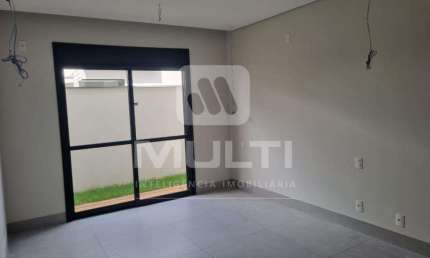 Casa em condomínio fechado com 3 quartos à venda em Laranjeiras, Uberlândia  por R$ 2.200.000