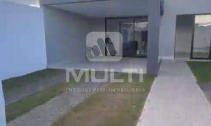 Casa com 3 quartos à venda no Novo Mundo, Uberlândia  por R$ 890.000