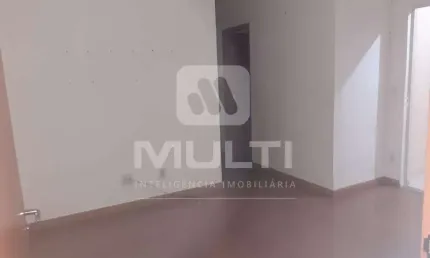 Apartamento com 3 quartos à venda no Jardim Holanda, Uberlândia  por R$ 225.000