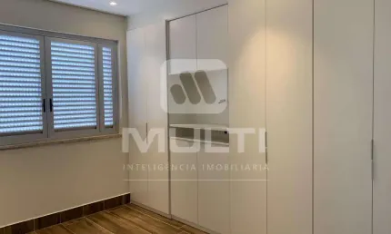 Casa em condomínio fechado com 3 quartos à venda no Grand Ville, Uberlândia  por R$ 1.200.000