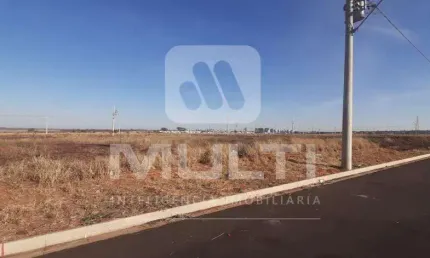 Terreno comercial à venda em Laranjeiras, Uberlândia  por R$ 200.000