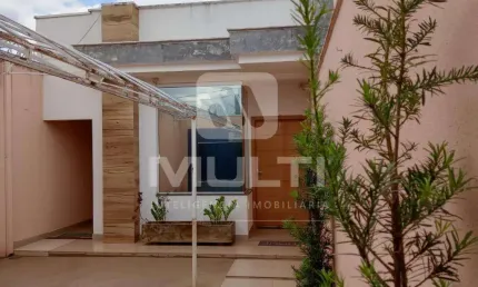 Casa com 2 quartos à venda no Jardim Europa, Uberlândia  por R$ 340.000