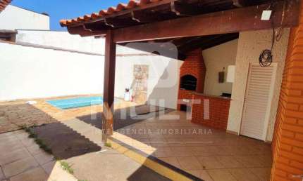 Casa em condomínio fechado com 3 quartos à venda no Jardim Holanda, Uberlândia  por R$ 740.000