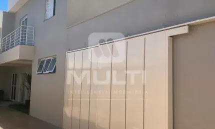 Casa com 3 quartos para alugar no Morada da Colina, Uberlândia 