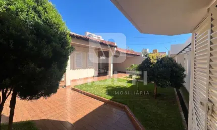 Casa comercial para alugar no Santa Mônica, Uberlândia 