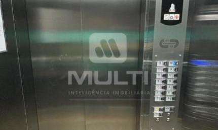 Apartamento com 2 quartos para alugar no Centro, Uberlândia  por R$ 2.300