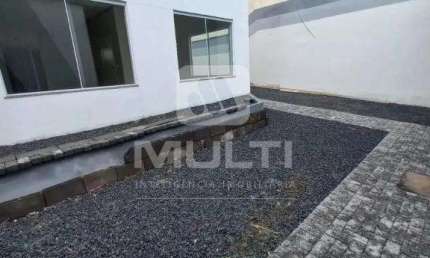 Casa comercial para alugar em Saraiva, Uberlândia  por R$ 4.500
