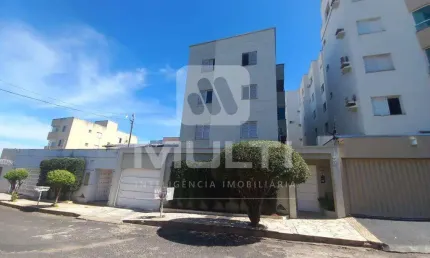 Apartamento com 3 quartos para alugar no Santa Mônica, Uberlândia  por R$ 2.500