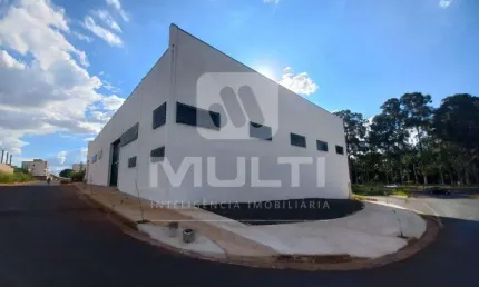Barracão / Galpão / Depósito para alugar no Santa Mônica, Uberlândia  por R$ 50.000