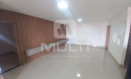 Apartamento com 3 quartos para alugar no Jardim Botânico, Uberlândia  por R$ 4.000