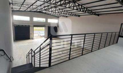 Barracão / Galpão / Depósito à venda no Novo Mundo, Uberlândia  por R$ 1.650.000