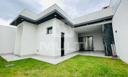 Casa com 3 quartos à venda no Alto Umuarama, Uberlândia  por R$ 960.000