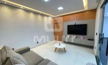 Casa com 3 quartos à venda na Cidade Jardim, Uberlândia 