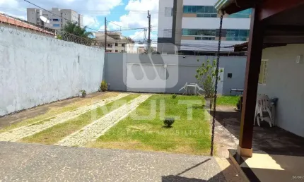 Casa com 2 quartos à venda no Santa Mônica, Uberlândia  por R$ 700.000