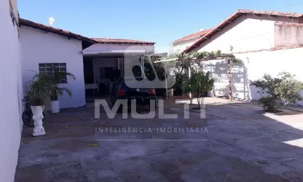 Casa com 2 quartos à venda no Nova Uberlândia, Uberlândia  por R$ 390.000