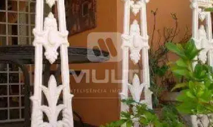 Casa com 4 quartos à venda no Lidice, Uberlândia  por R$ 1.200.000