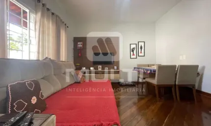 Casa com 5 quartos à venda no Santa Mônica, Uberlândia 